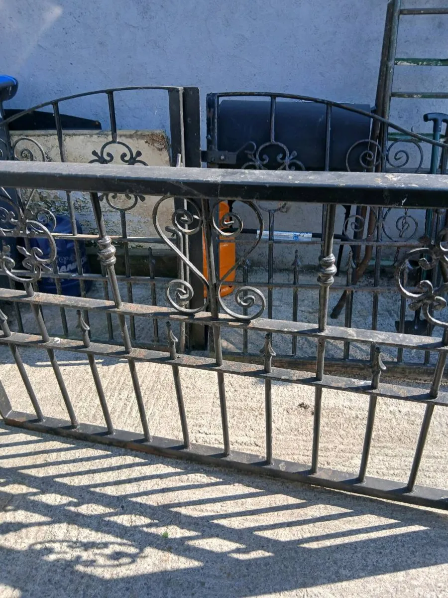 Steel gates - Image 1
