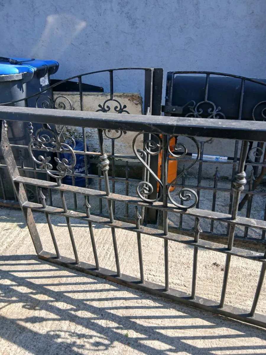 Steel gates - Image 2