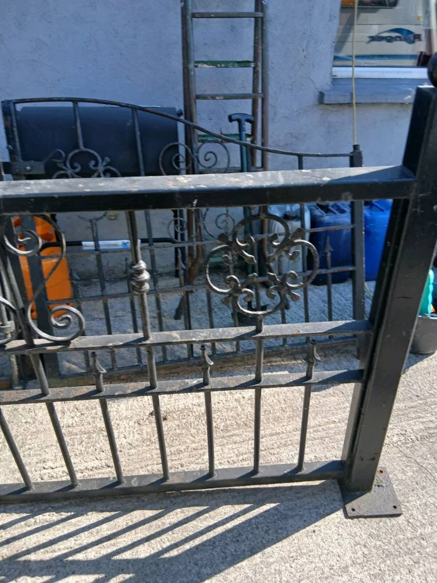 Steel gates - Image 3