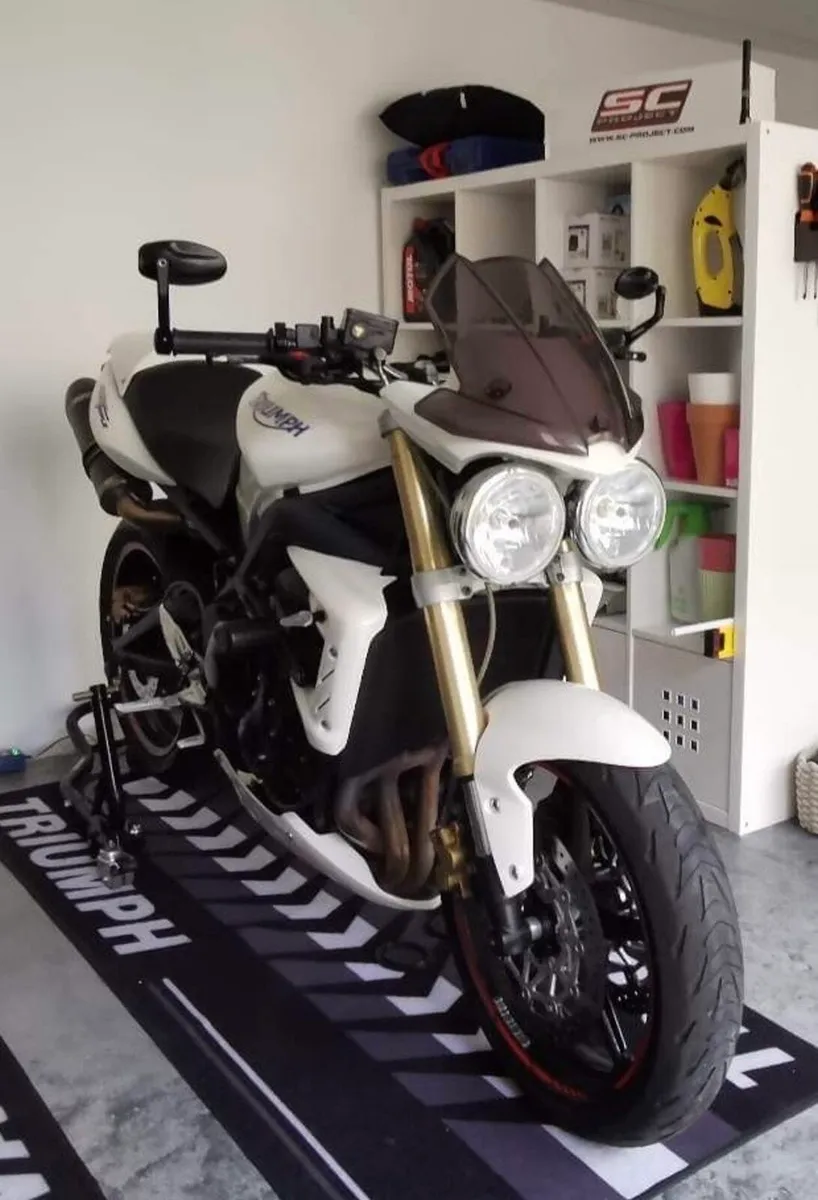 Triumph Street Triple 675 - Image 2