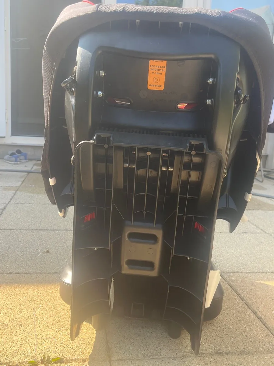 DESIGNER GRACO BABY CAR SEAT - Image 4