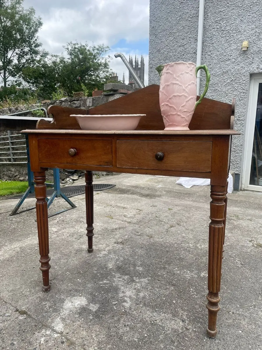 Antique Victorian Mahogany Washstand - Image 1