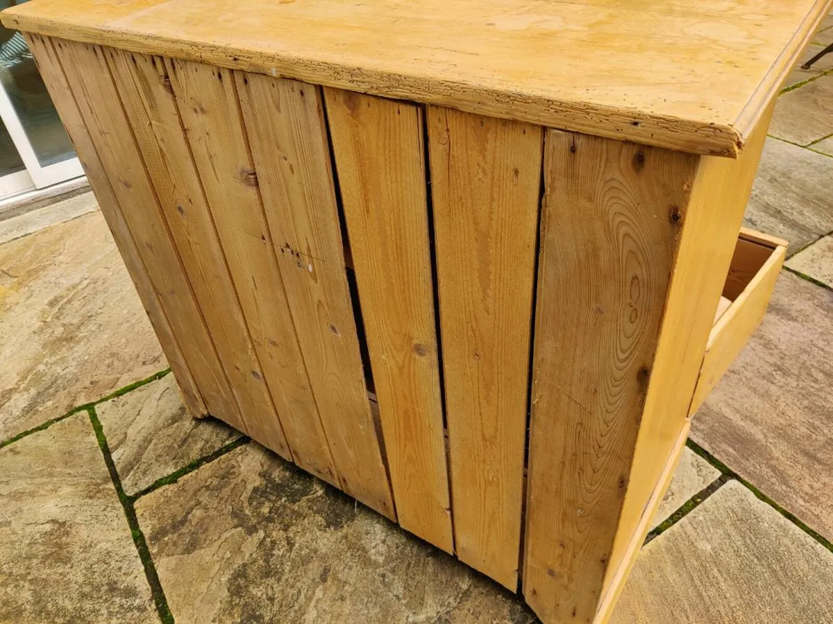 FREE chest of drawers - Image 2
