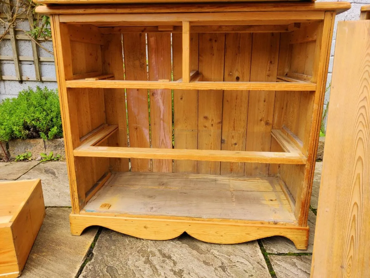 FREE chest of drawers - Image 4