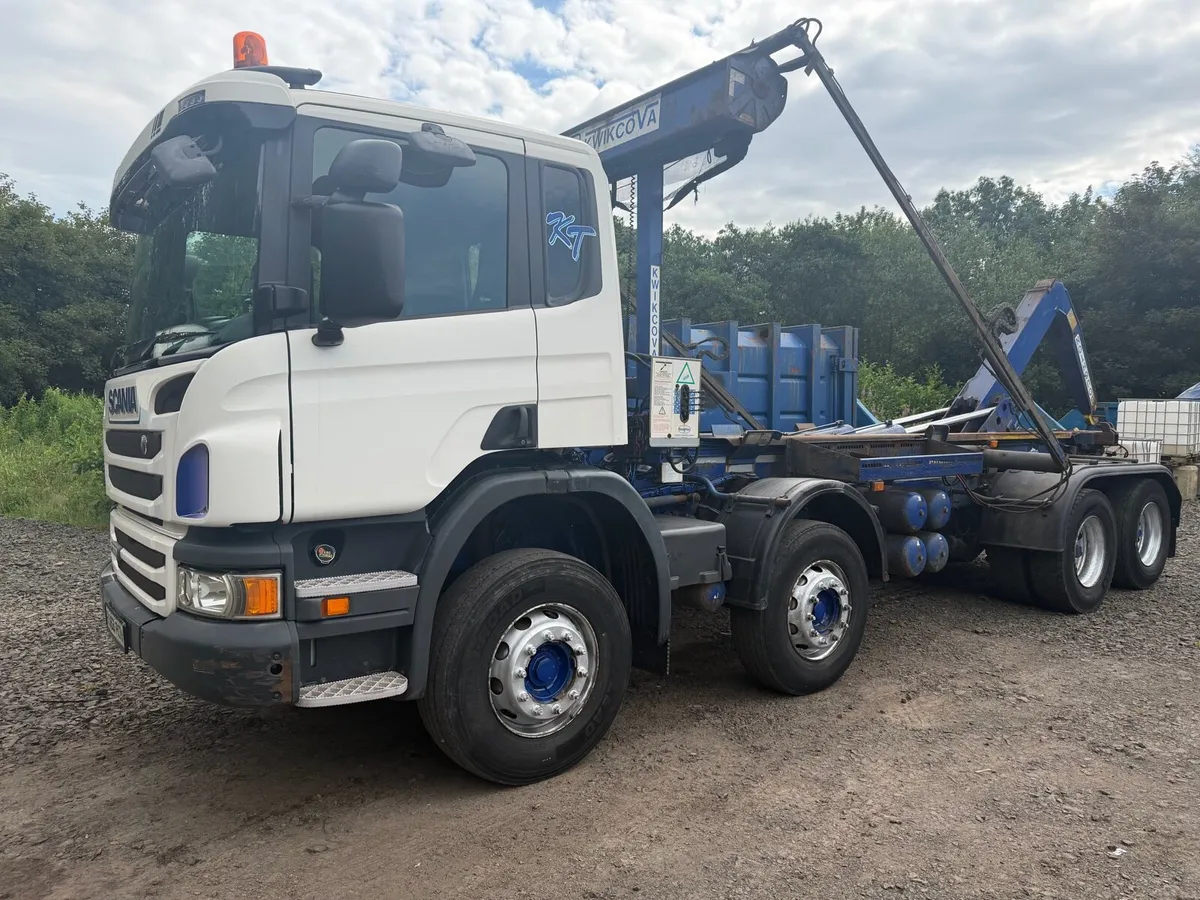 Scania 32ton 8x4 hookloader - Image 4