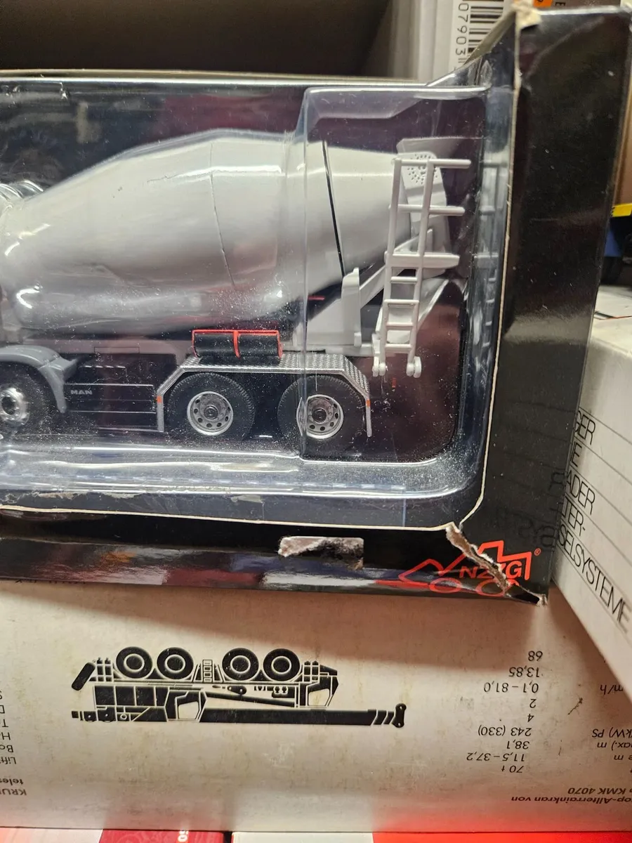 Corgi NZG Mercedes Cement Truck - Image 2