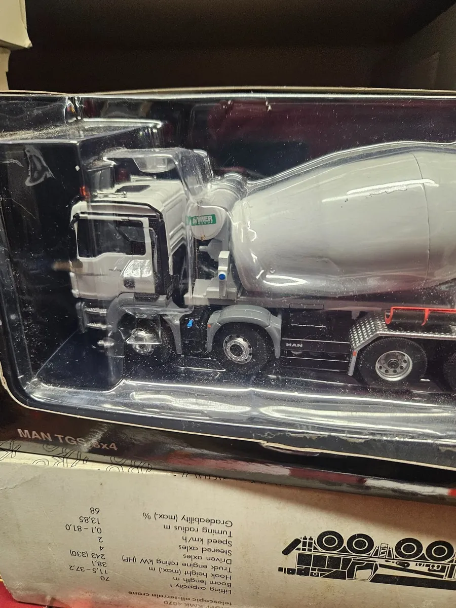 Corgi NZG Mercedes Cement Truck - Image 3