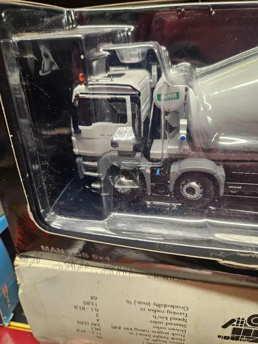 Corgi NZG Mercedes Cement Truck - Image 4