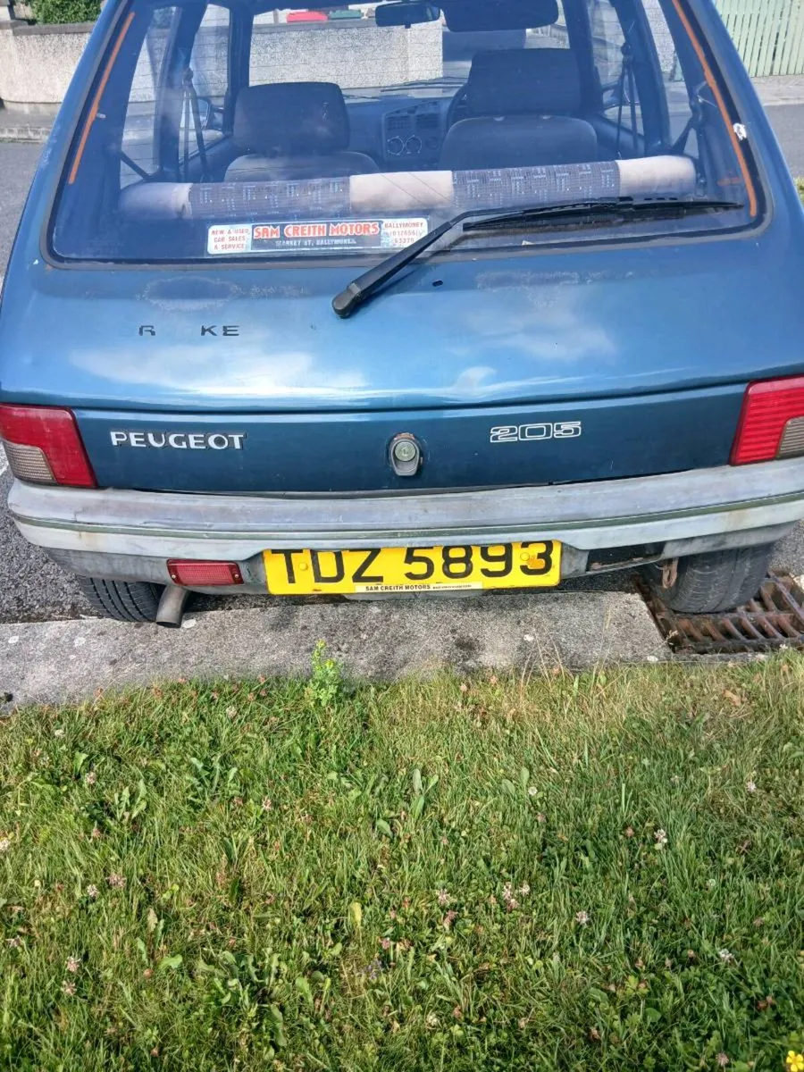 Peugeot 205 - Image 3