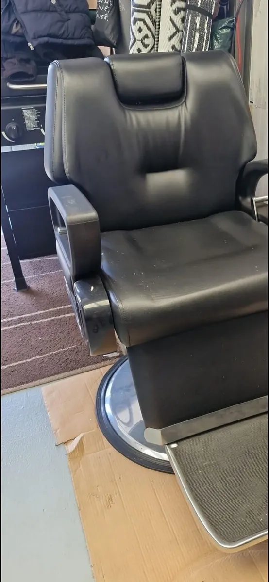 Barber chair - Image 2