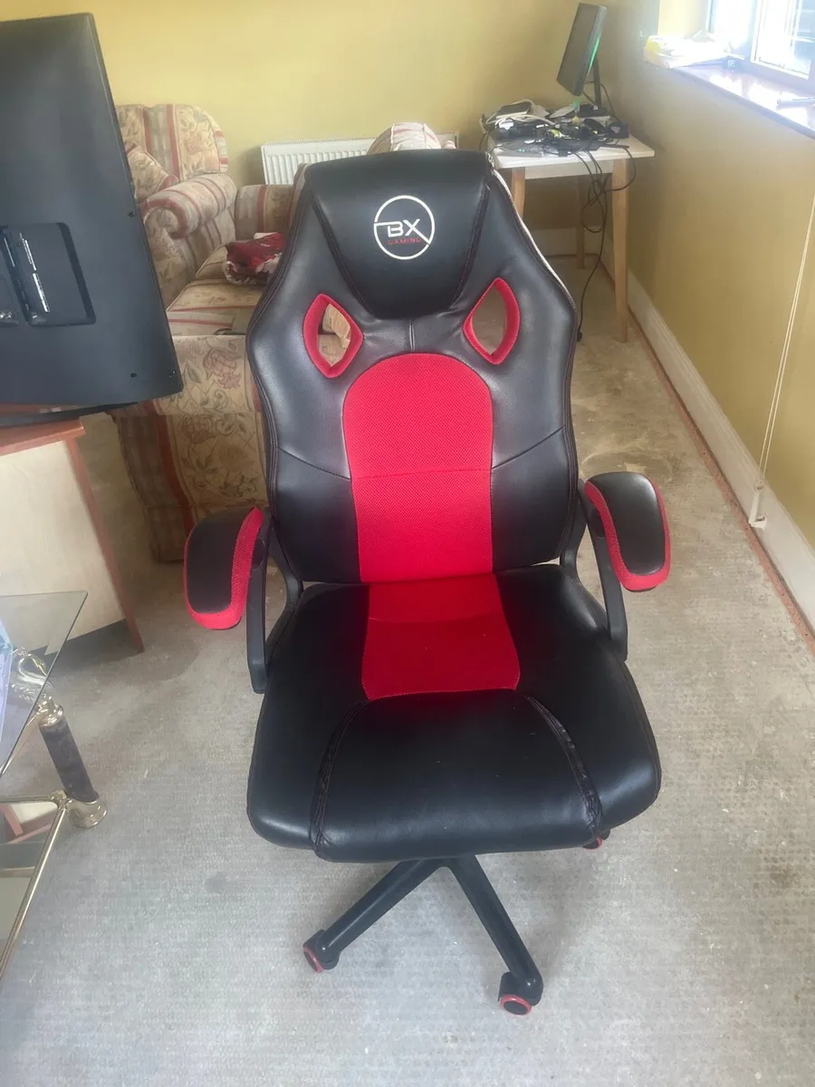 Gaming chair - Image 1