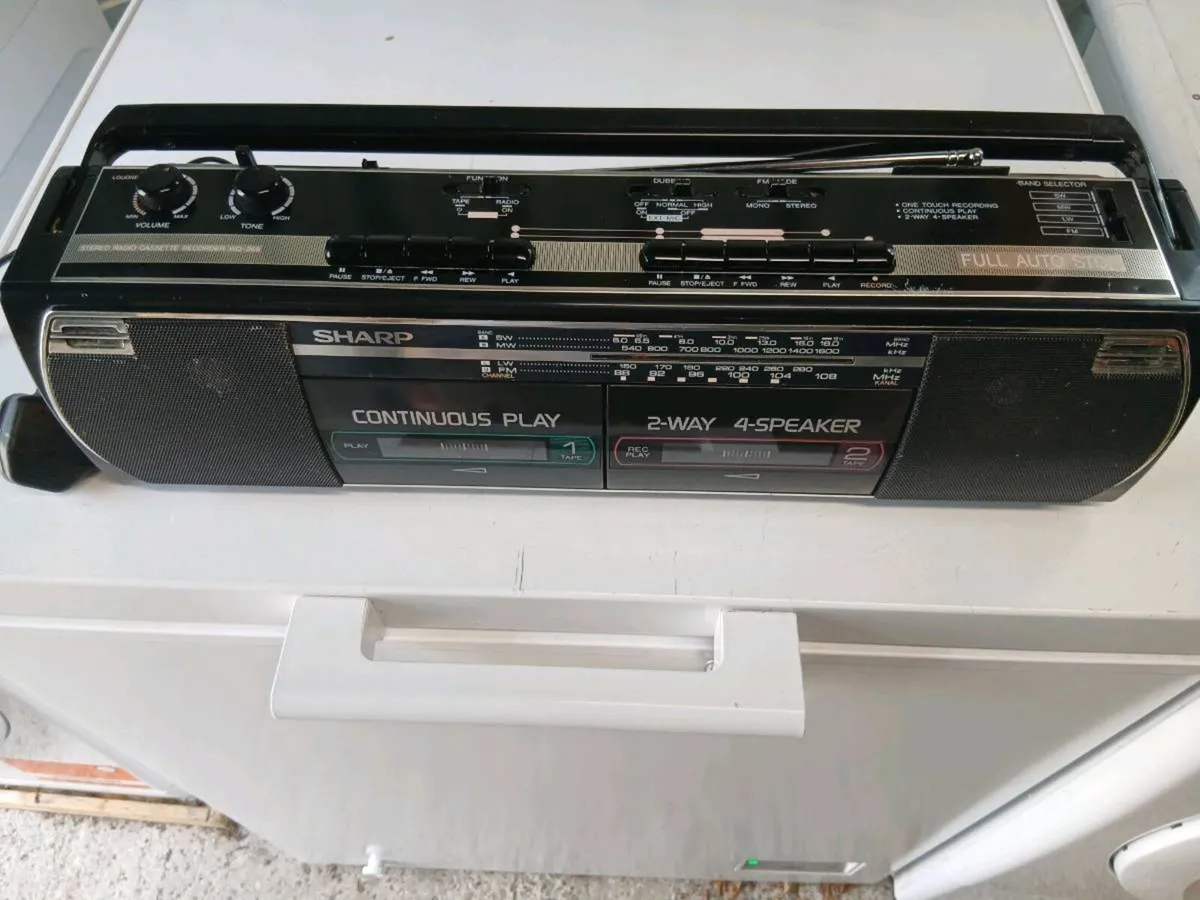 Retro sharp boombox - Image 2