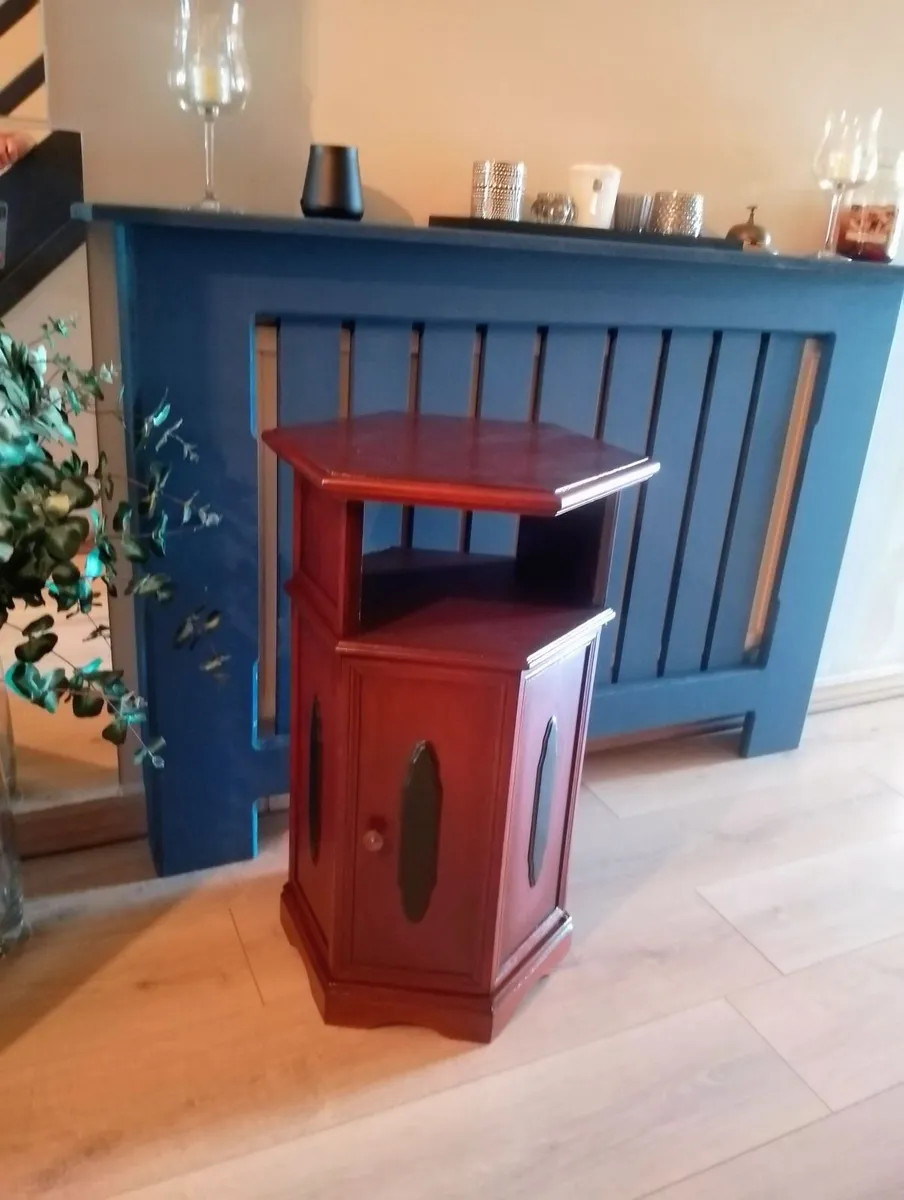 Hexagonal Mahogany Bedside Table / Cabinet (Englis - Image 1