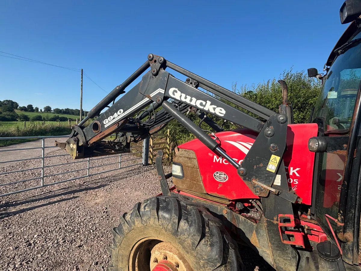 Quicke q940 loader - Image 1