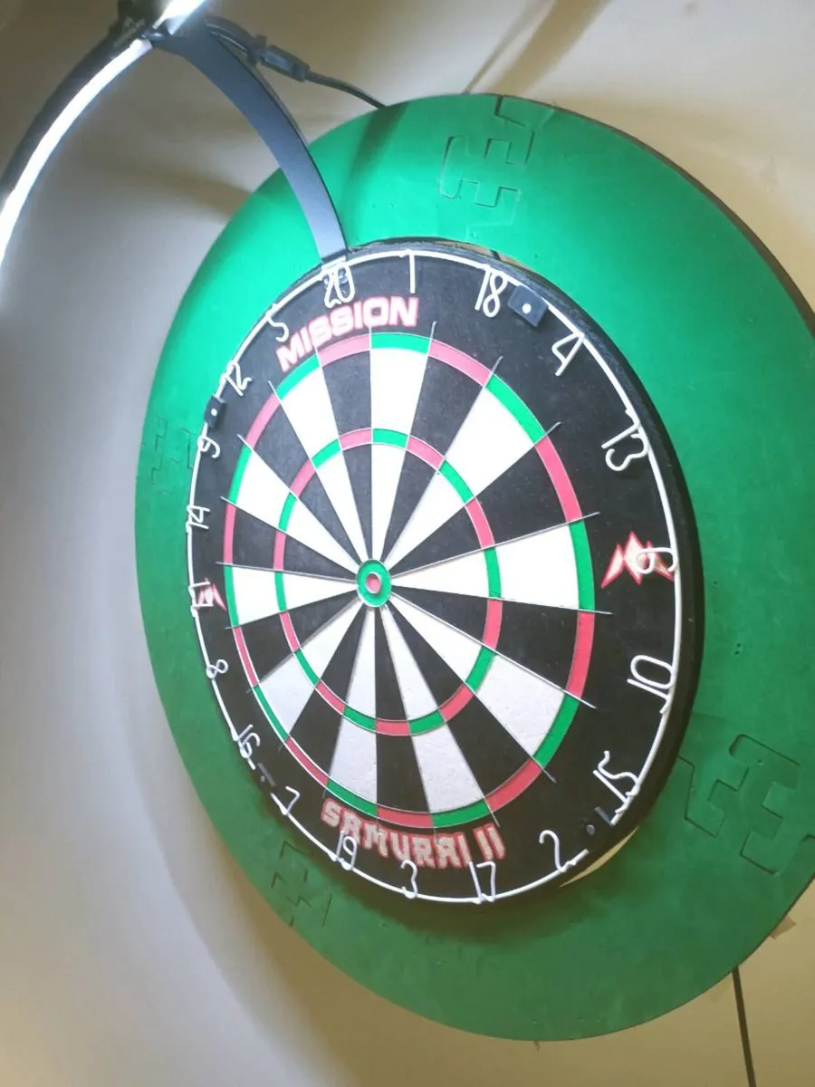 dart board and light,outer ring,3darts,tripod - Image 2