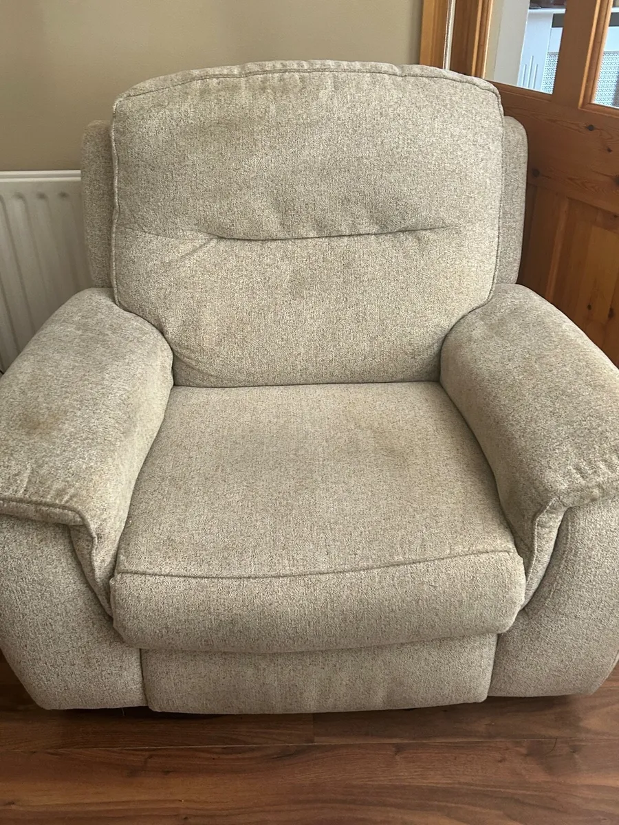 Fully  electric reclining chair - Image 1