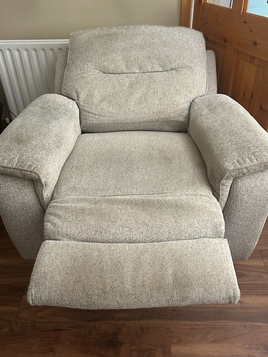 Fully  electric reclining chair - Image 2