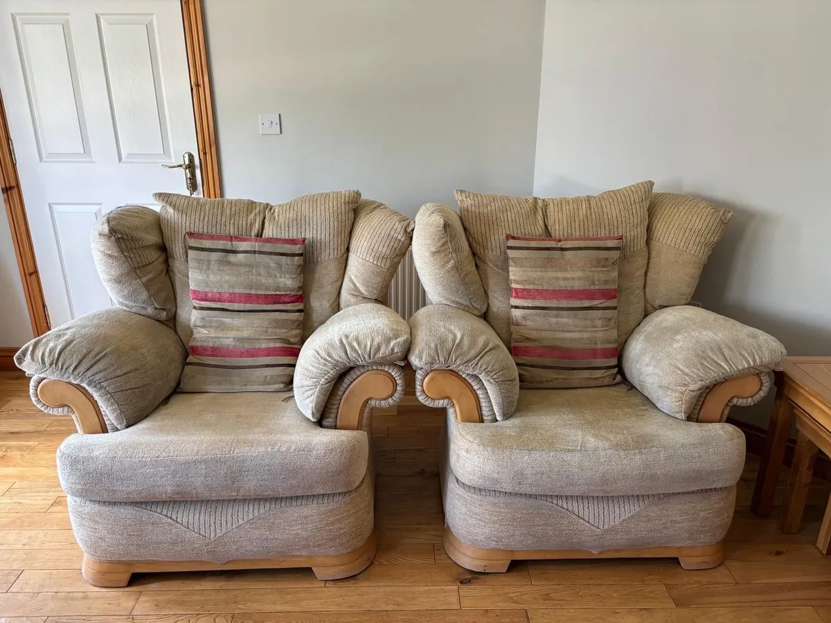 Suite of  furniture - Image 1