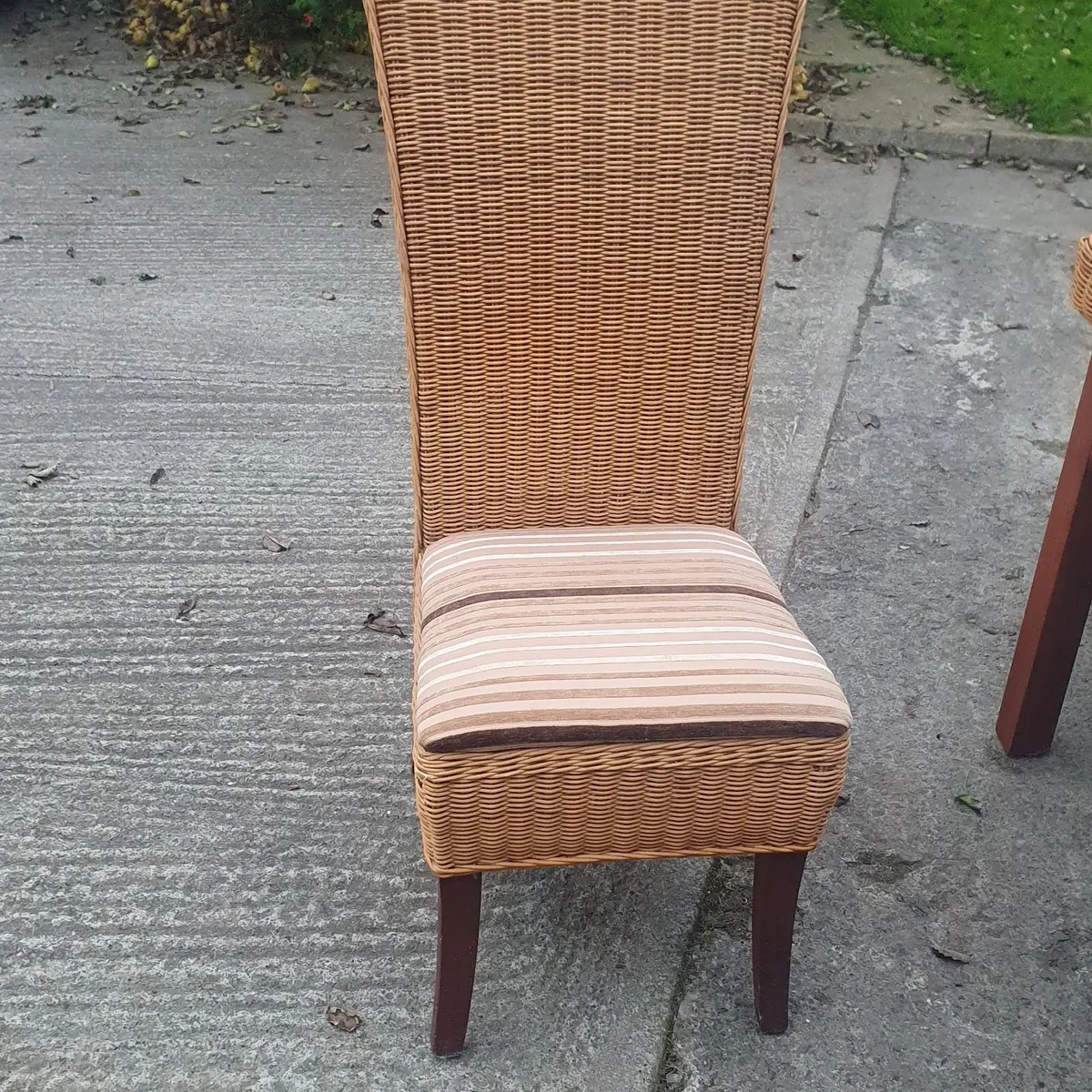 NEW TABLE AND FOUR CHAIRS - Image 3