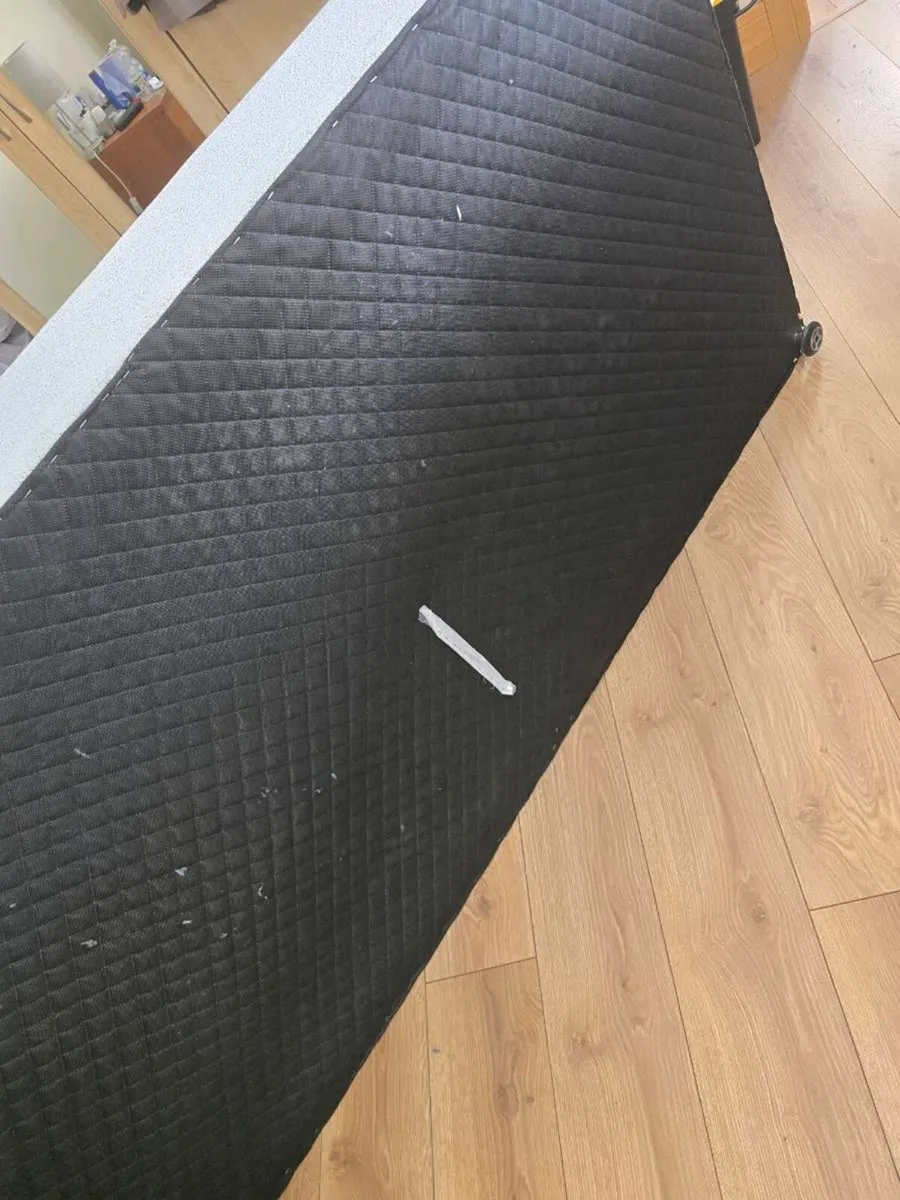 Single bed - Image 1
