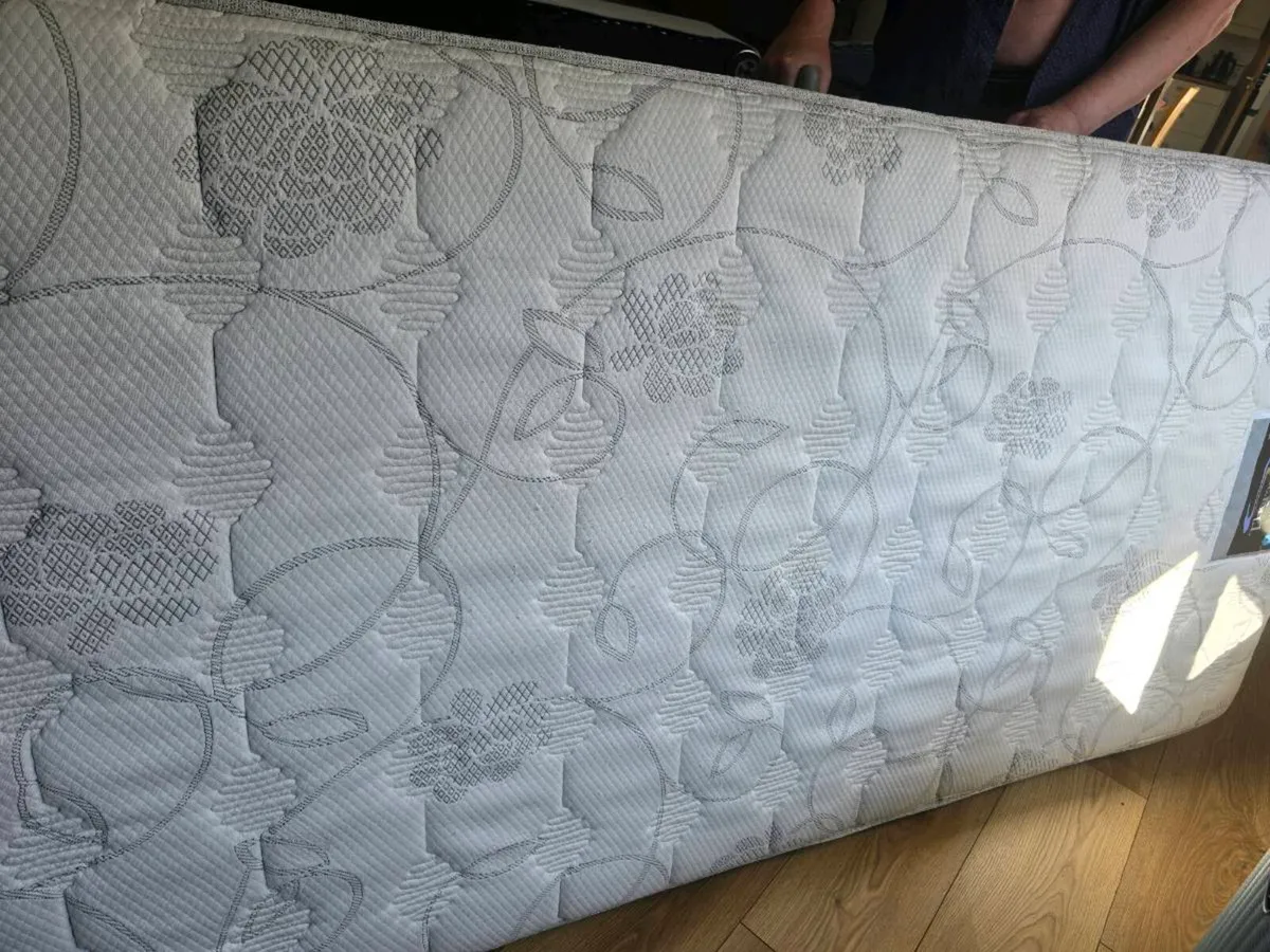 Single bed - Image 3
