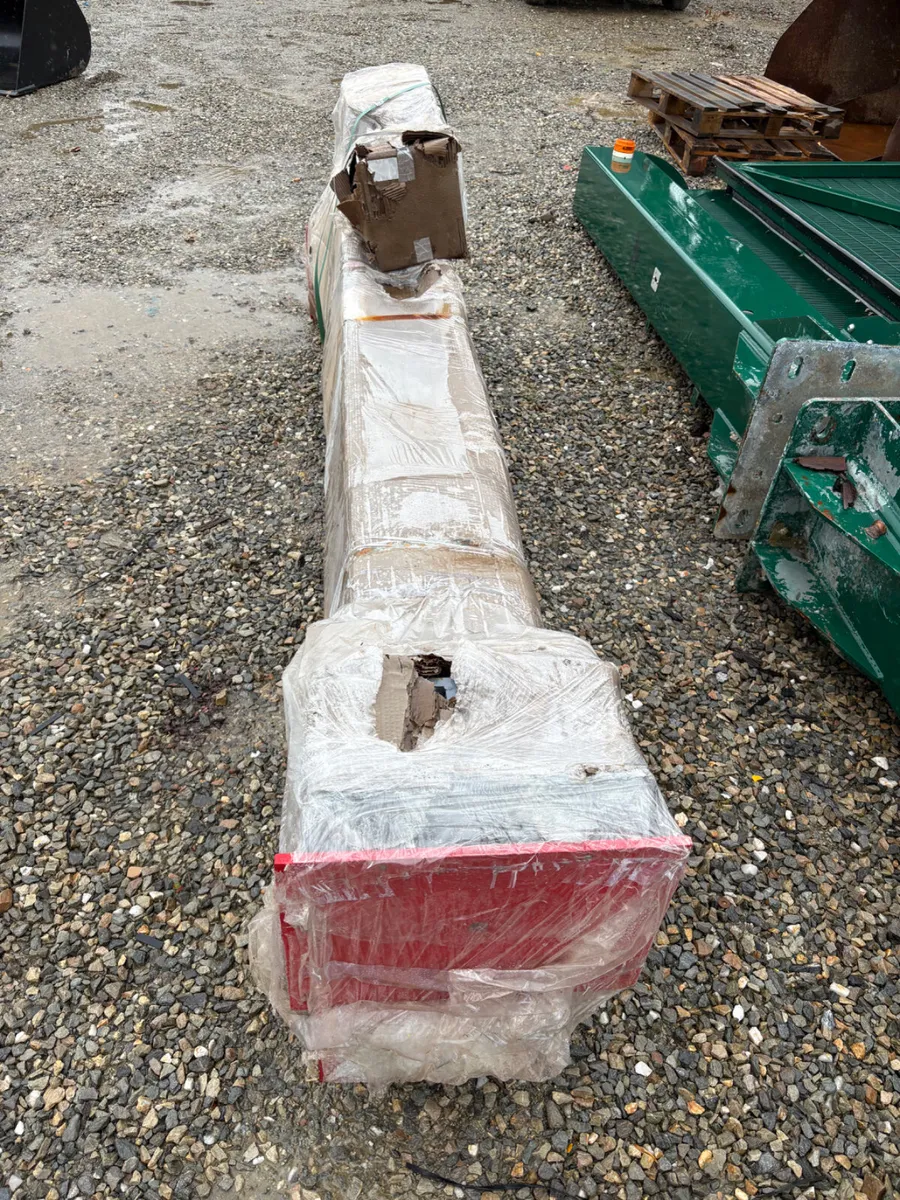 New/Unused HCHI 4 Ton Two Post Car Lift - Image 2