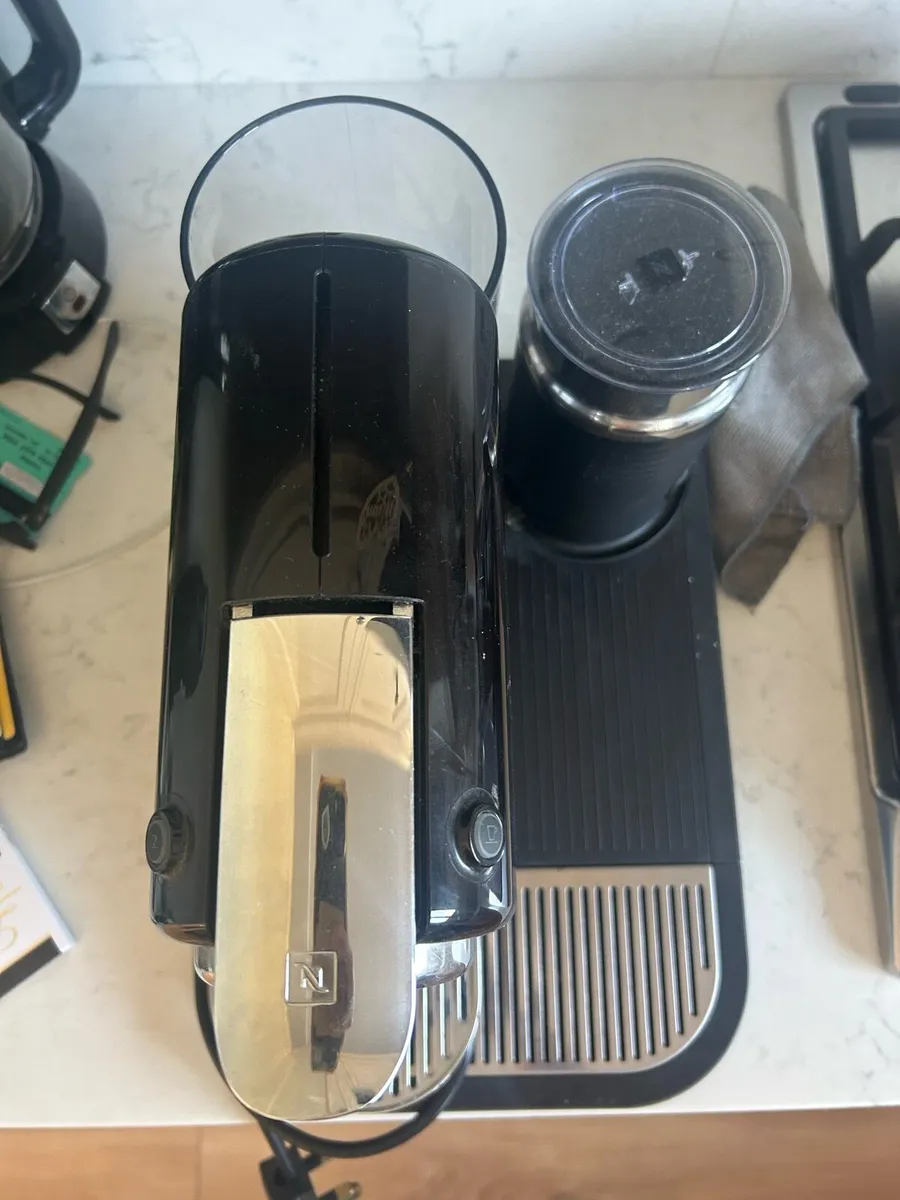 Nespresso Magimix with Milk Frother - Image 3