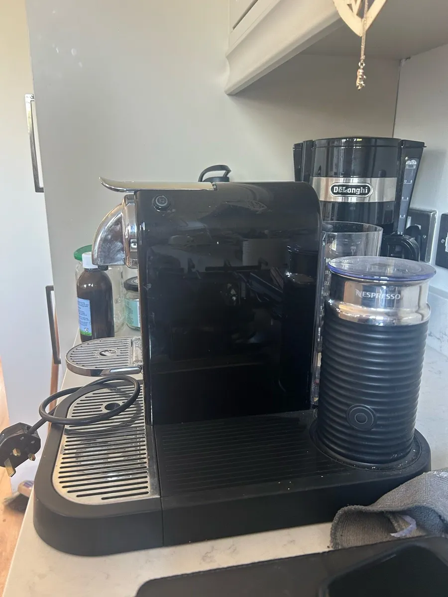 Nespresso Magimix with Milk Frother - Image 4