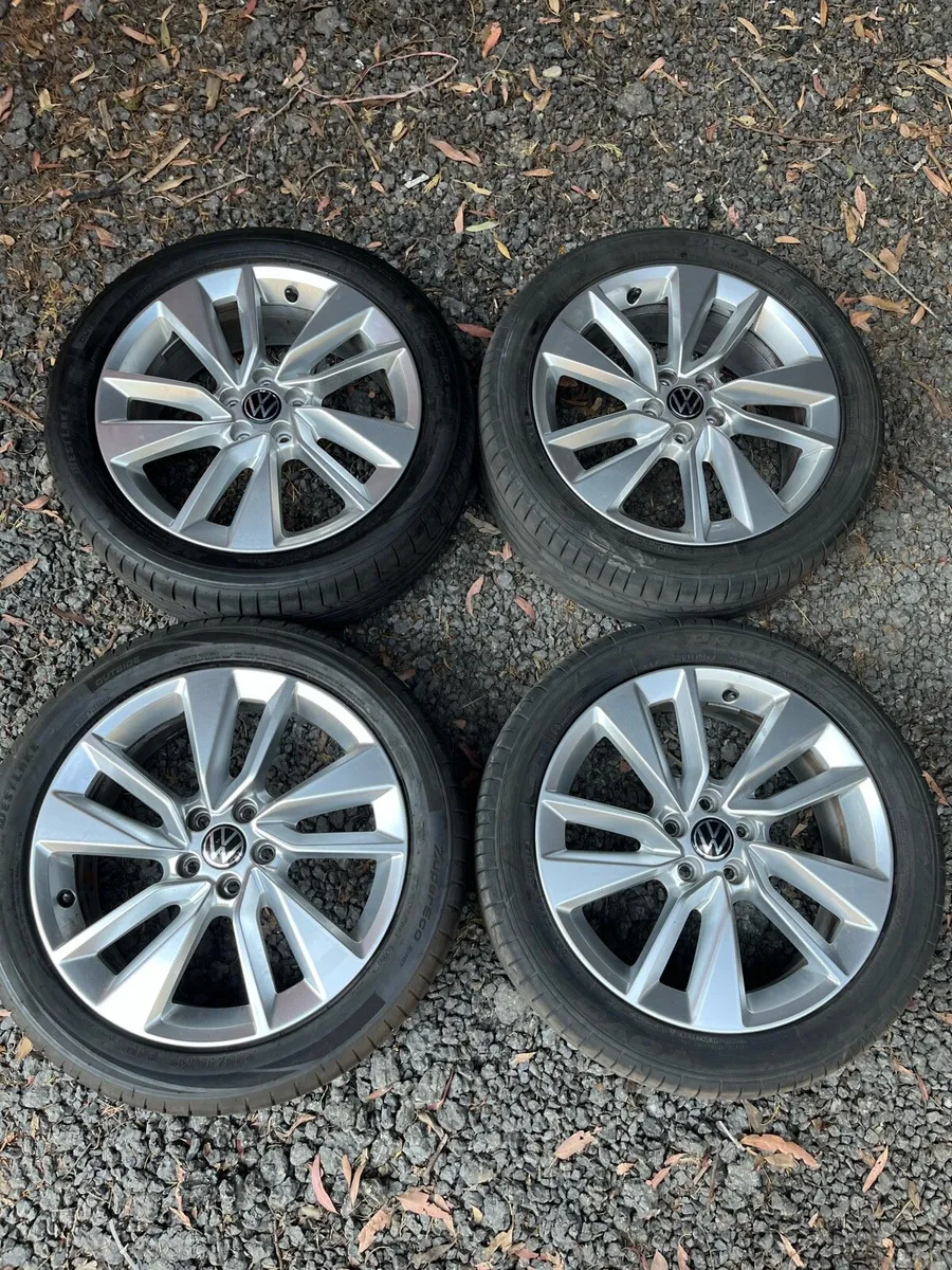 17’ Genuine VW Polo 5x100 alloy wheels - Image 1