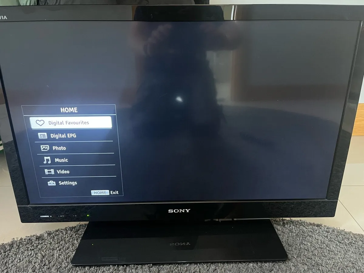 Sony 32” LCD tv - Image 1