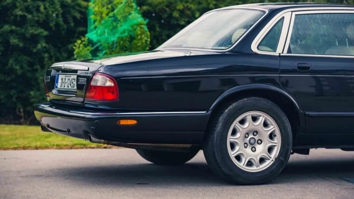 Jaguar XJ 2001 - Image 4