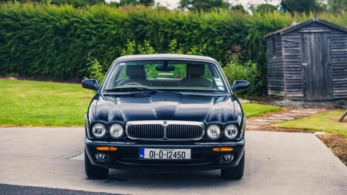 Jaguar XJ 2001 - Image 2