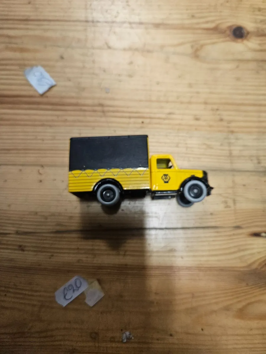 Corgi Lledo AA Truck