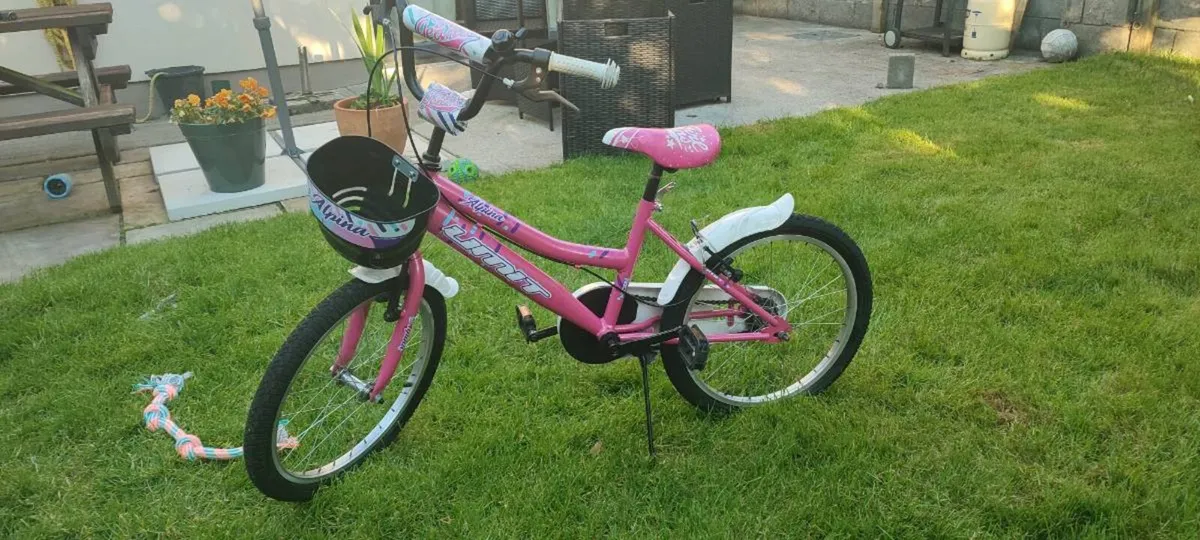 Girls bike - Image 1