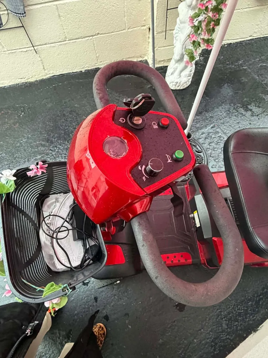 Mobility scooter - Image 1