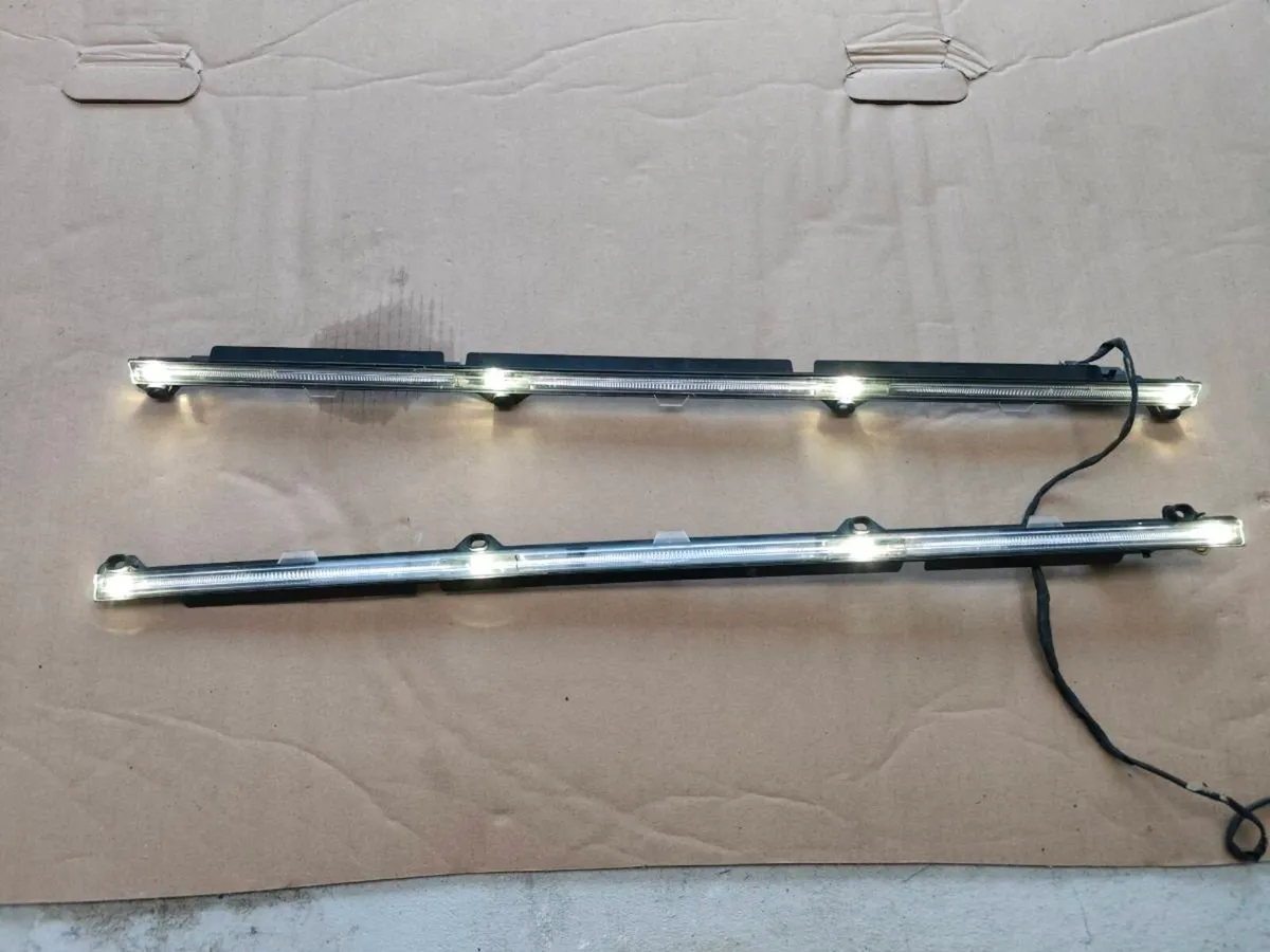 Mercedes entrance/step lights left side - Image 4