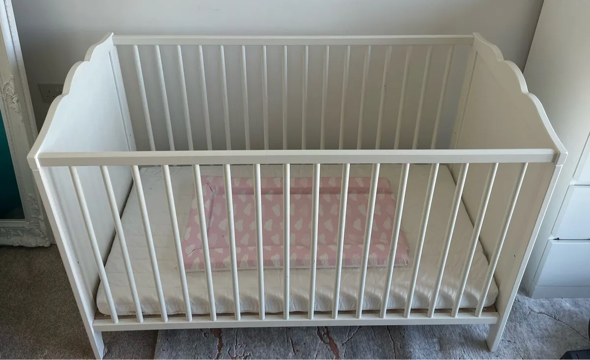Cot - Image 1