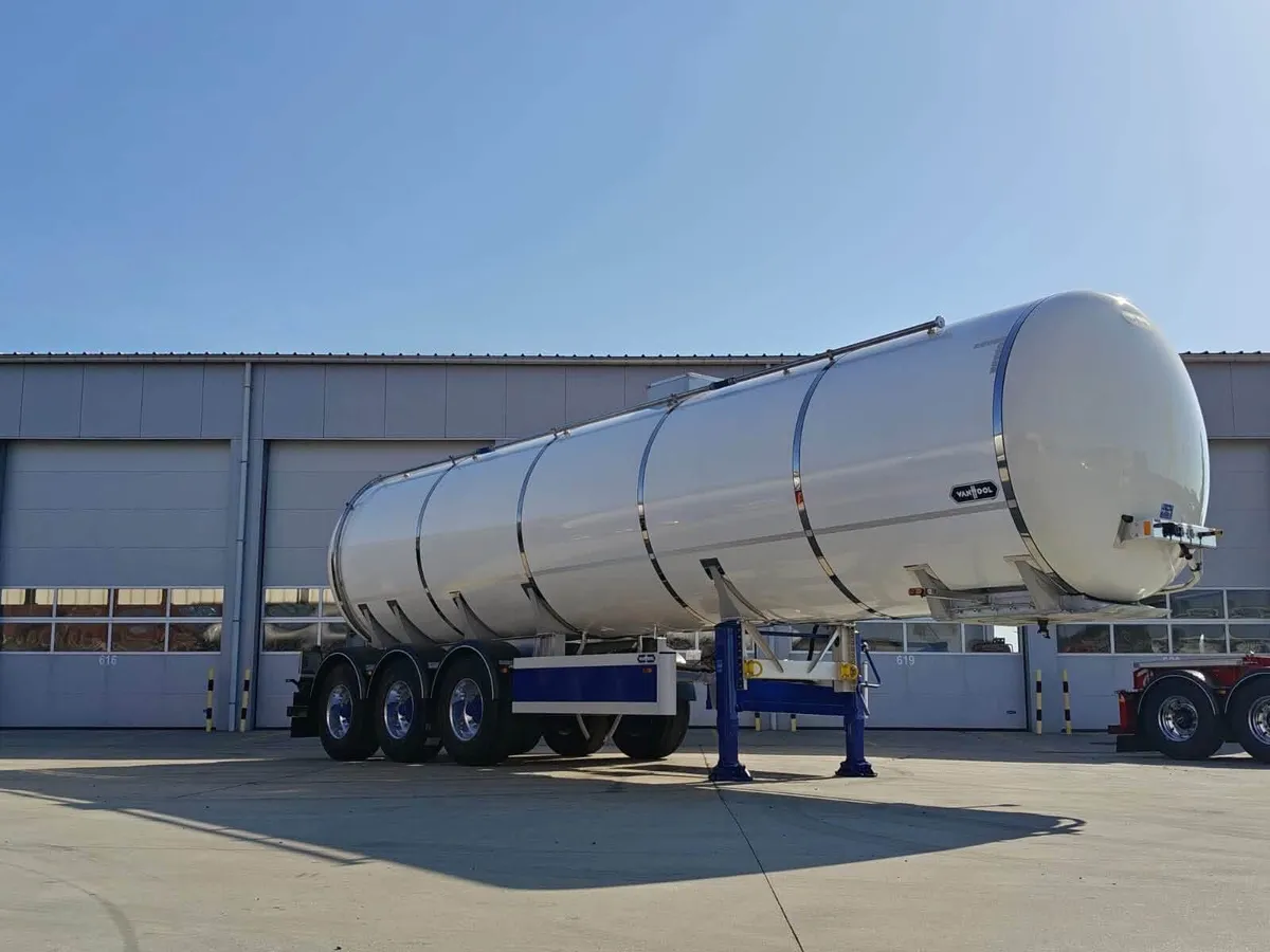 Vanhool milk/water tanker - Image 2