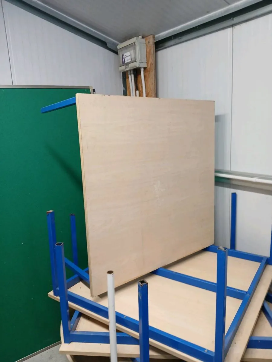 Square Tables - Image 4