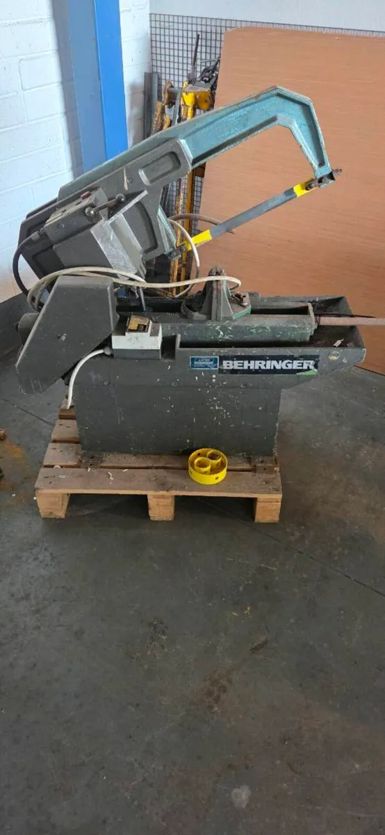 Electric steel saw