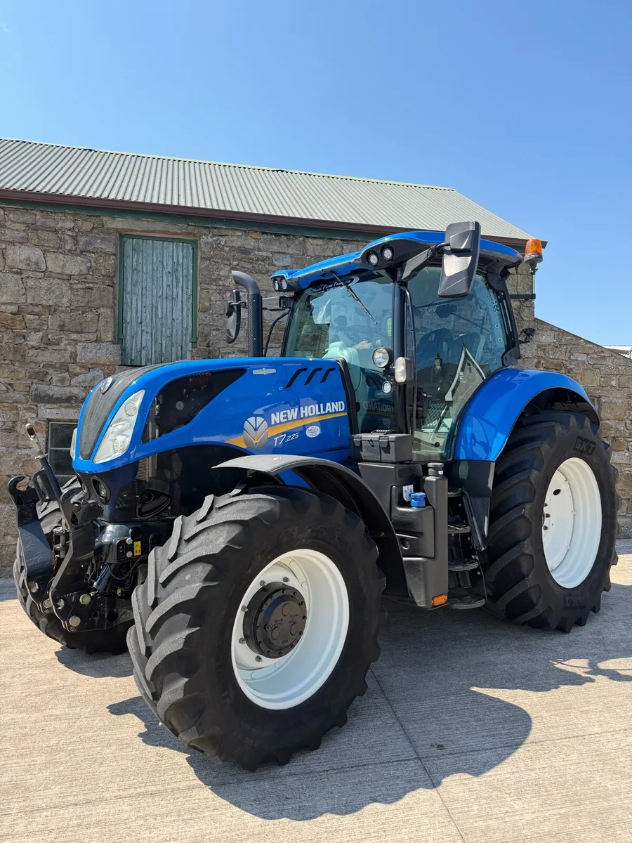 New Holland T7.225 Auto Command - Image 1