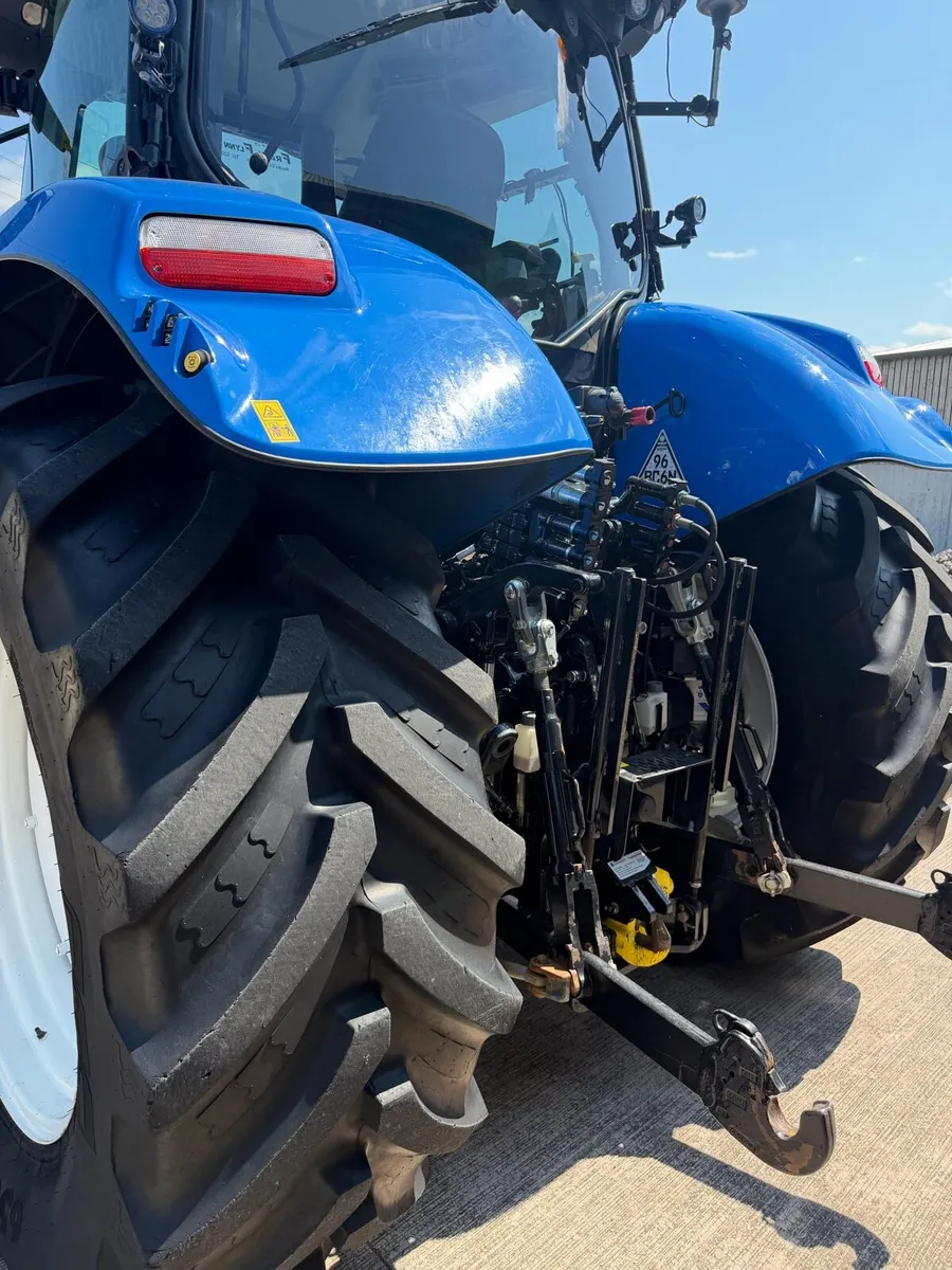 New Holland T7.225 Auto Command - Image 4