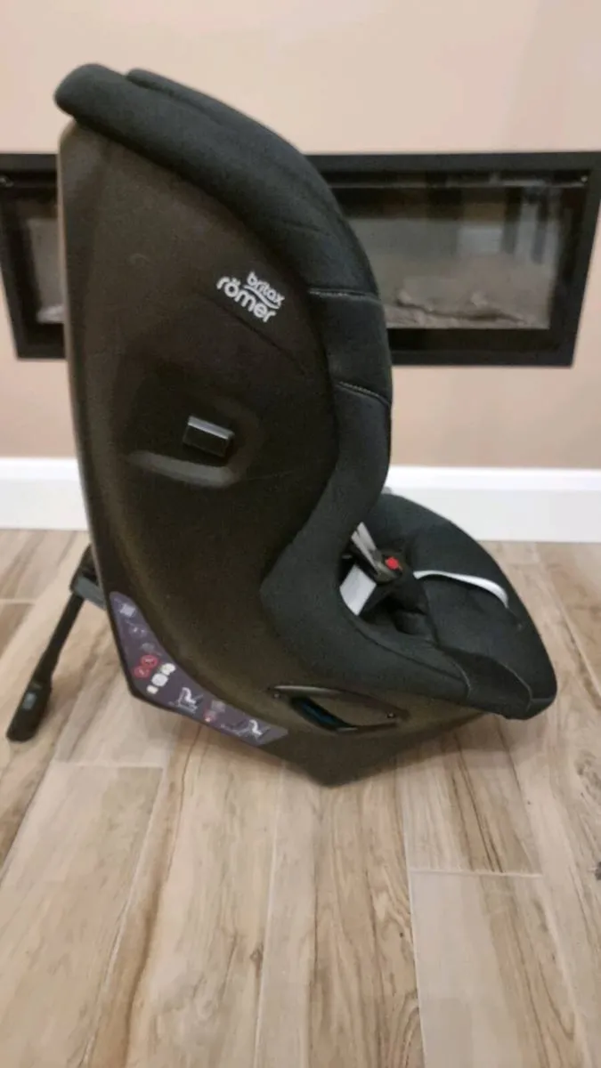 Britax Safe-Way M extended rear-facing Kid Carseat - Image 4