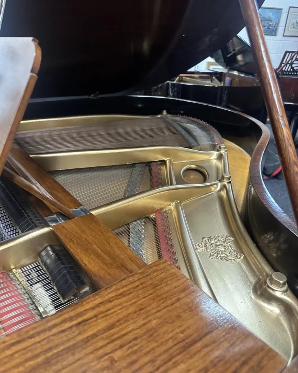 John Broadwood & Sons Baby Grand Piano 5ft Walnut - Image 4