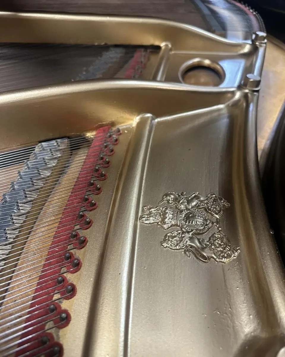 John Broadwood & Sons Baby Grand Piano 5ft Walnut - Image 3