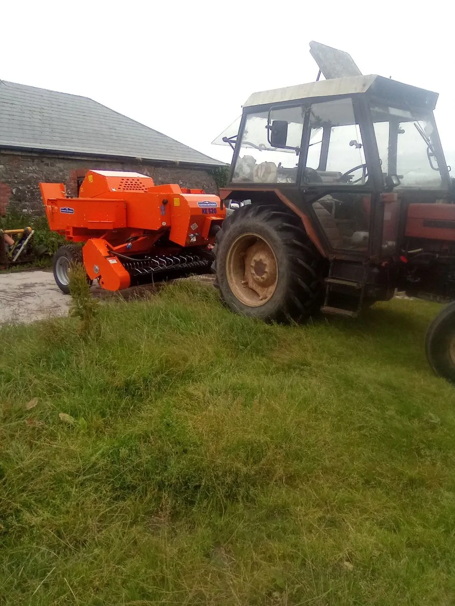 Square baler - Image 1