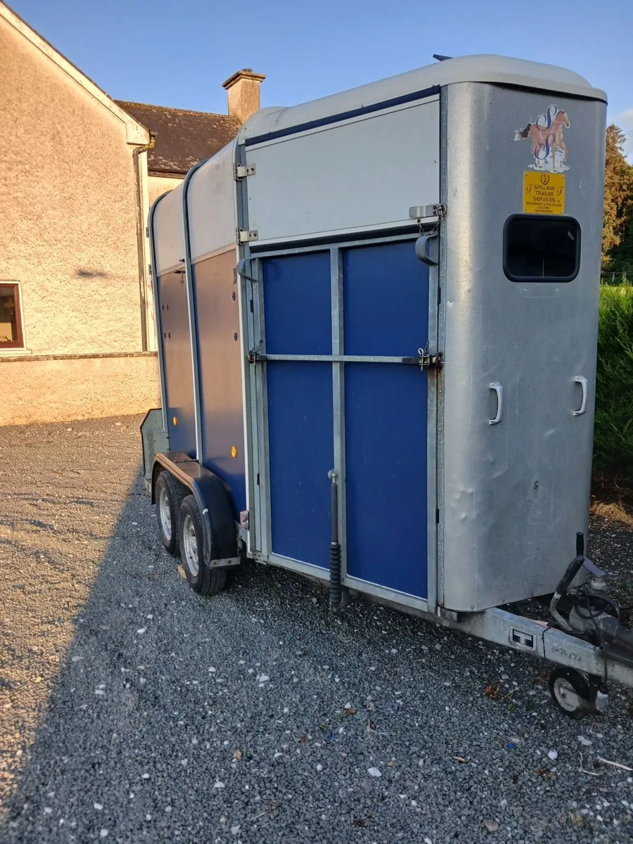 Horse box - Image 1