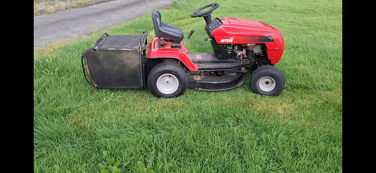 Ride on mower - Image 2