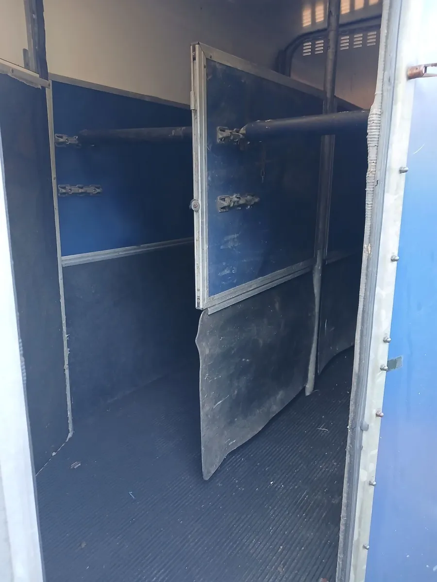 Horse box - Image 3