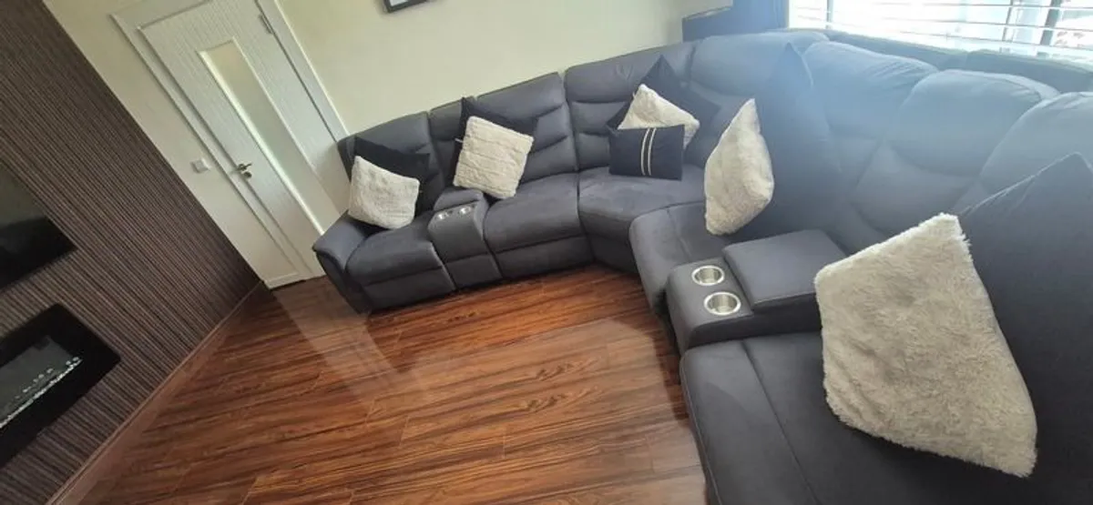 Sofa for sale - Image 2